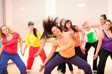  Zumba Fitness: A Dança que Transforma Seu Corpo em uma Festa!